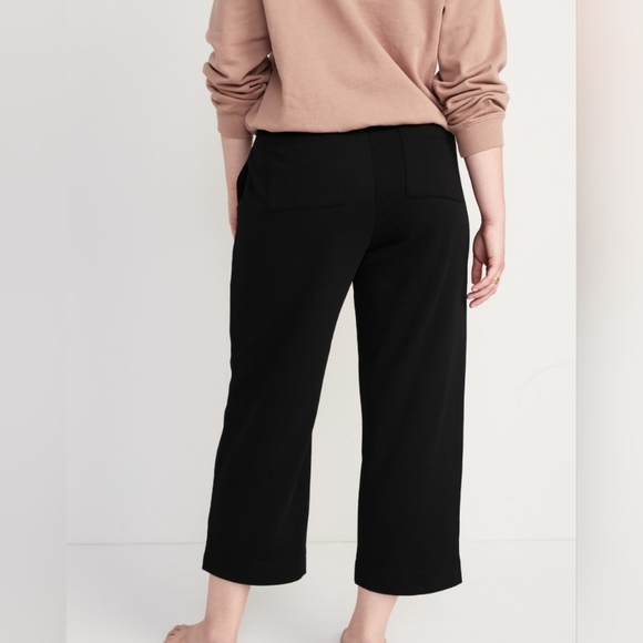 Women's Old Navy High-waisted cropped straight sweatpants NWOT - Picture 3 of 5